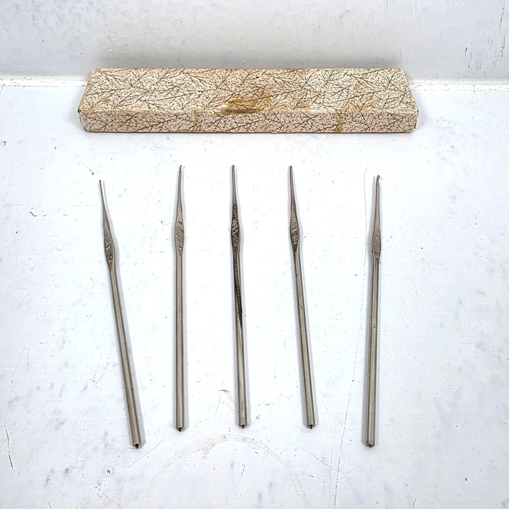 Vintage Boye Steel Metal Crochet Hooks Lot of‎ 5 Sizes 4, 7, 8, 9, and 13 In Box
